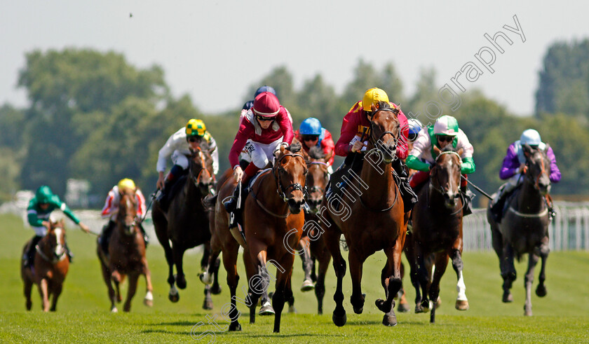 Bayside-Boy-0002 
 BAYSIDE BOY (right, Jack Mitchell) beats FIND (left) in The bet365 EBF Novice Stakes
Newbury 16 Jul 2021 - Pic Steven Cargill / Racingfotos.com