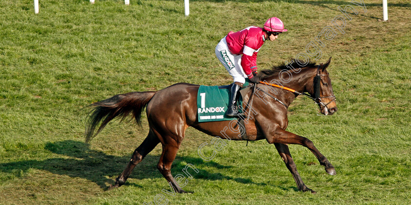 Thunder-And-Roses-0001 
 THUNDER AND ROSES (J J Slevin) Aintree 14 Apr 2018 - Pic Steven Cargill / Racingfotos.com