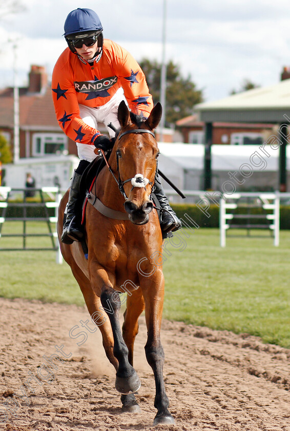 Bravemansgame-0001 
 BRAVEMANSGAME (Harry Cobden)
Aintree 8 Apr 2022 - Pic Steven Cargill / Racingfotos.com