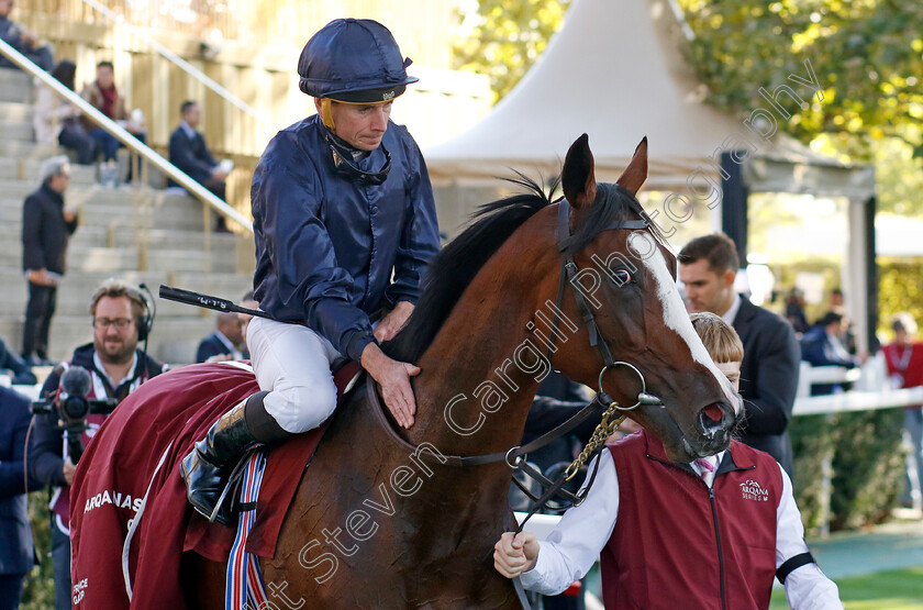 Mount-Kilimanjaro-0008 
 MOUNT KILIMANJARO (Ryan Moore) winner of The Arqana Series Haras de Bouquetot Criterium d'Automne
Longchamp 5 Oct 2024 - Pic Steven Cargill / Racingfotos.com