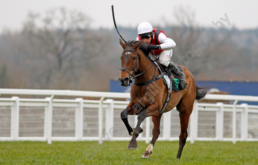 Molly-Ollys-Wishes-0004 
 MOLLY OLLYS WISHES (Harry Skelton) wins The SBK Mares Hurdle
Ascot 22 Jan 2022 - Pic Steven Cargill / Racingfotos.com