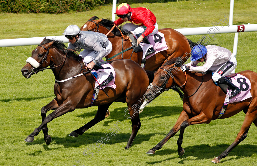 Last-Empire-0005 
 LAST EMPIRE (Daniel Tudhope) beats ONASSIS (right) in The Whispering Angel Oak Tree Stakes
Goodwood 28 Jul 2021 - Pic Steven Cargill / Racingfotos.com