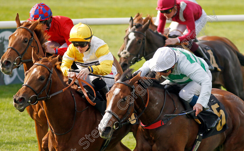 Gold-As-Glass-0001 
 GOLD AS GLASS (left, Hollie Doyle) beats MARIE LAVEAU (right) in The Discover Newmarket Fillies Restricted Novice Stakes Div1
Newmarket 19 Oct 2022 - Pic Steven Cargill / Racingfotos.com