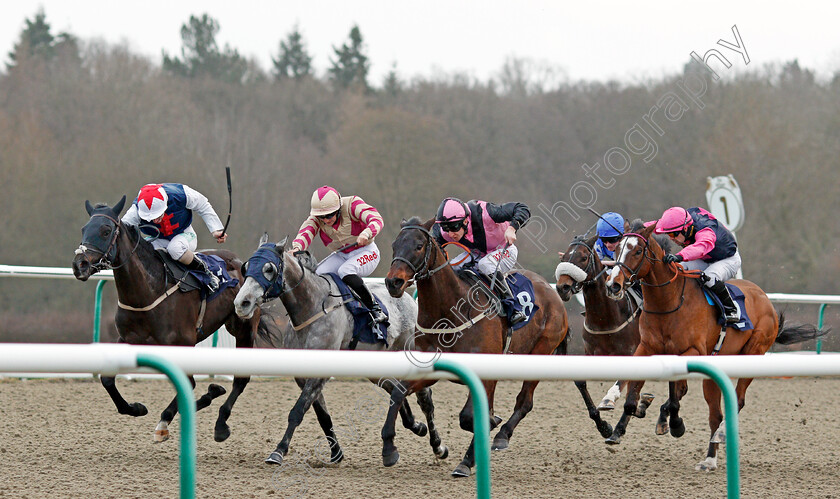 Luna-Magic-0001 
 LUNA MAGIC (left, Simon Pearce) beats CHELWOOD GATE (2nd left) and LIVING LEADER (2nd right) in The Play Starburst Slot At sunbets.co.uk/vegas Handicap Div2 Lingfield 30 Dec 2017 - Pic Steven Cargill / Racingfotos.com