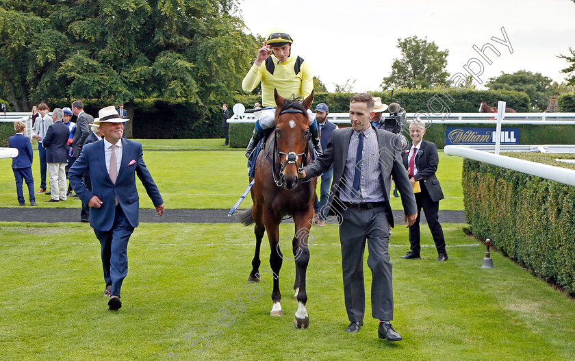 Jadoomi-0011 
 JADOOMI (William Buick) winner of The William Hill Celebration Mile
Goodwood 27 Aug 2022 - Pic Steven Cargill / Racingfotos.com