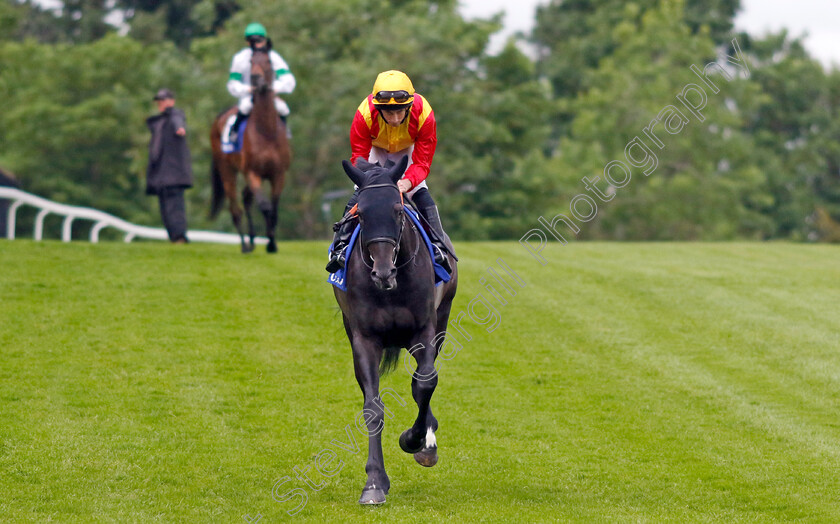 John-Leeper 
 JOHN LEEPER (Ryan Moore)
Sandown 26 May 2022 - Pic Steven Cargill / Racingfotos.com