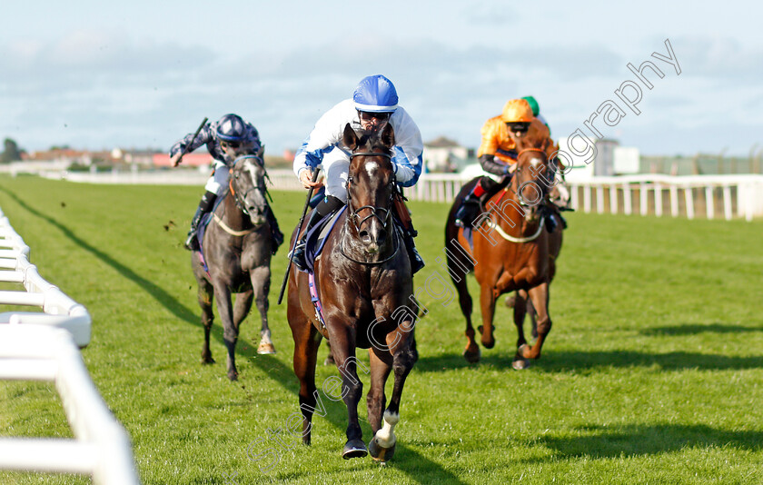 Media-Guest-0001 
 MEDIA GUEST (Jane Elliott) wins The Moulton Nurseries Handicap
Yarmouth 15 Sep 2021 - Pic Steven Cargill / Racingfotos.com