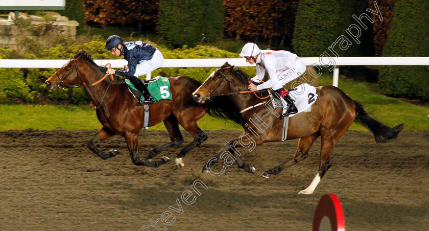 Rangali-Island-0004 
 RANGALI ISLAND (Callum Shepherd) beats KING'S SLIPPER (right) in The 32Red Handicap
Kempton 29 Jan 2020 - Pic Steven Cargill / Racingfotos.com