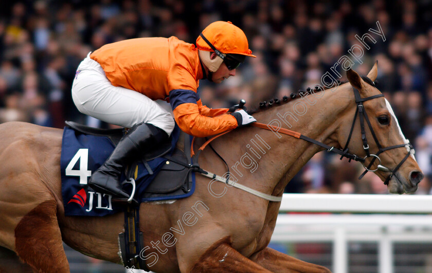 Sam-Spinner-0011 
 SAM SPINNER (Joe Colliver) wins The JLT Reve De Sivola Long Walk Hurdle Ascot 23 Dec 2017 - Pic Steven Cargill / Racingfotos.com