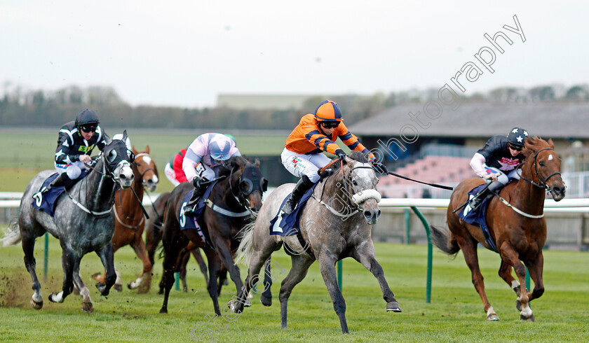 Major-Jumbo-0001 
 MAJOR JUMBO (centre, Nicola Currie) wins The Quy Mill Hotel & Spa Handicap Newmarket 17 Apr 2018 - Pic Steven Cargill / Racingfotos.com