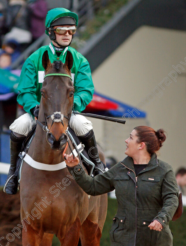 L Ami-Serge-0001 
 L'AMI SERGE (Nico de Boinville) 
Ascot 21 Dec 2019 - Pic Steven Cargill / Racingfotos.com