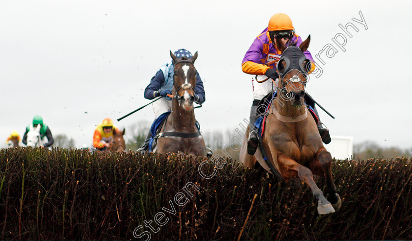 Worthy-Farm-0001 
 WORTHY FARM (Harry Cobden) wins The Unique Financial Planning Handicap Chase
Wincanton 30 Jan 2020 - Pic Steven Cargill / Racingfotos.com