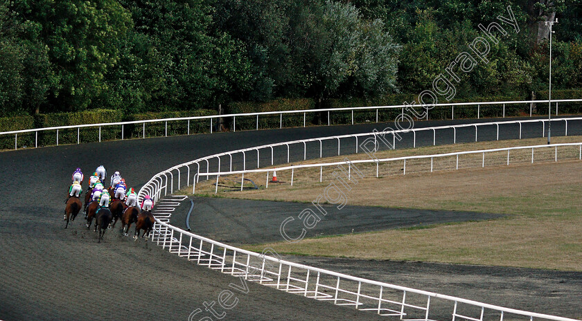 Kempton-0001 
 Horses race away from the stands
Kempton 8 Aug 2018 - Pic Steven Cargill / Racingfotos.com