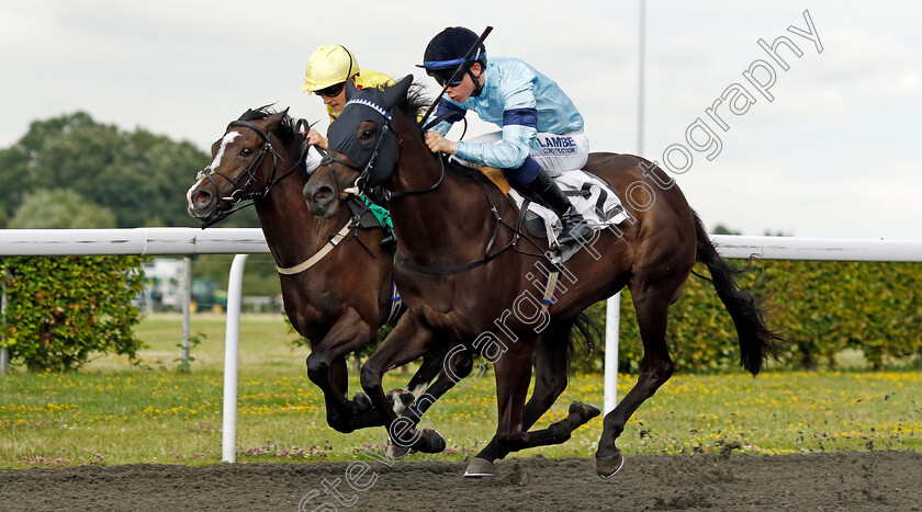 Beauty-Nation-0002 
 BEAUTY NATION (Billy Loughnane) beats FORAGER (left) in The Unibet EBF Fillies Restricted Novice Stakes
Kempton 16 Jul 2024 - Pic Steven Cargill / Racingfotos.com