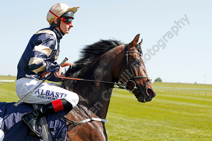 Khalidi-0001 
 KHALIDI (Adam Kirby) Newmarket 5 May 2018 - Pic Steven Cargill / Racingfotos.com