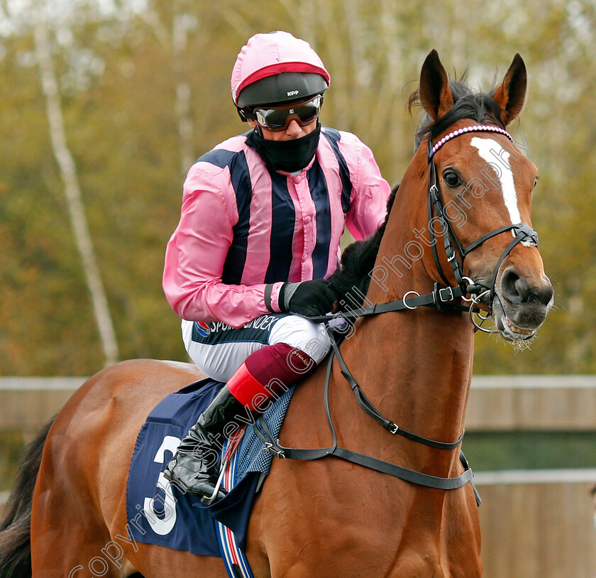 Loving-Dream-0001 
 LOVING DREAM (Frankie Dettori)
Lingfield 8 May 2021 - Pic Steven Cargill / Racingfotos.com