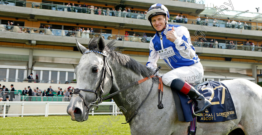 Dark-Shift-0006 
 DARK SHIFT (James McDonald) winner of The Royal Hunt Cup
Royal Ascot 15 Jun 2022 - Pic Steven Cargill / Racingfotos.com