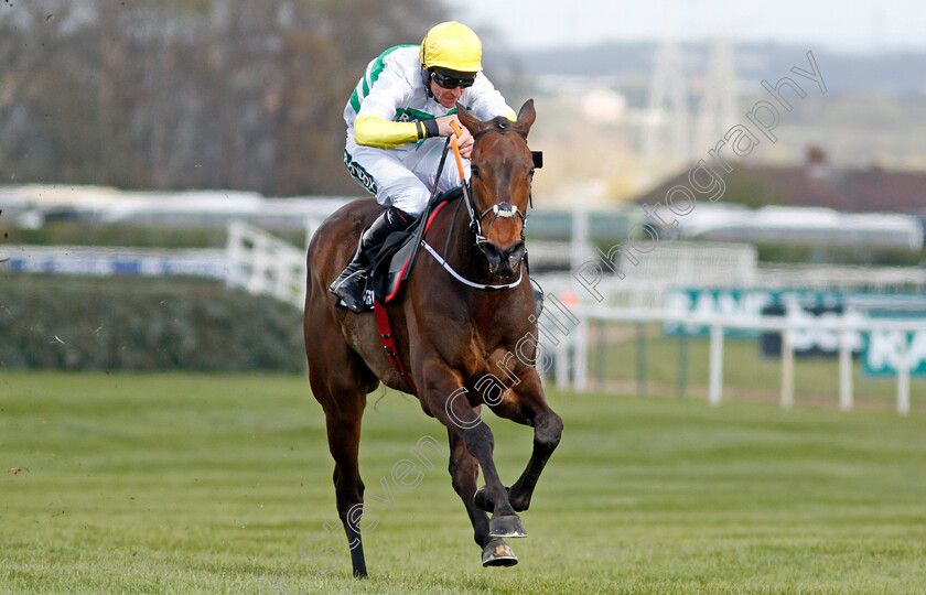 Three-Stripe-Life-0006 
 THREE STRIPE LIFE (Davy Russell) wins The Betway Mersey Novices Hurdle
Aintree 9 Apr 2022 - Pic Steven Cargill / Racingfotos.com