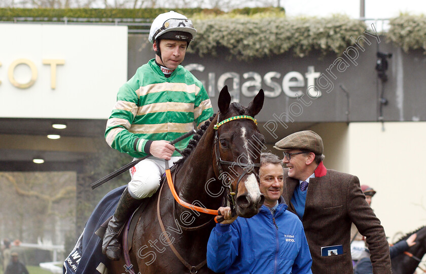 Belargus-0006 
 BELARGUS (Leighton Aspell) after The Rosling King Juvenile Hurdle
Ascot 19 Jan 2019 - Pic Steven Cargill / Racingfotos.com