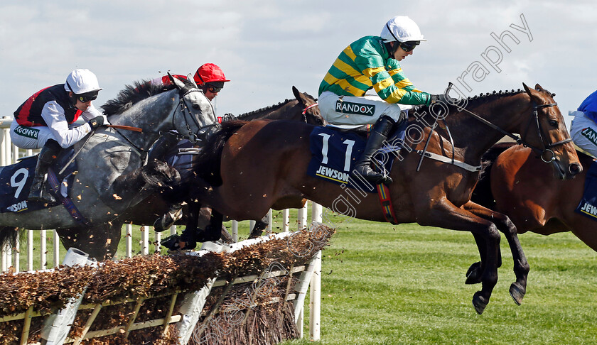 Zenta-0005 
 ZENTA (Mark Walsh) wins The Jewson Anniversary 4yo Juvenile Hurdle
Aintree 13 Apr 2023 - Pic Steven Cargill / Racingfotos.com