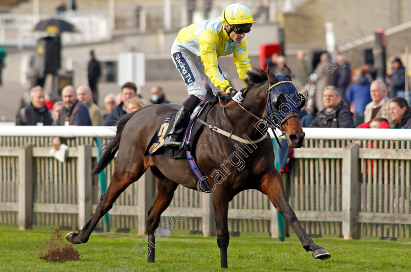 Solo-Saxophone-0006 
 SOLO SAXOPHONE (Paul Mulrennan) wins The 888sport What's Your Thinking Handicap
Newmarket 29 Oct 2021 - Pic Steven Cargill / Racingfotos.com