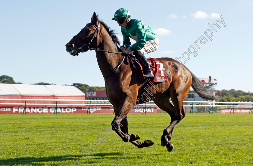 Champagne-Powder-0001 
 CHAMPAGNE POWDER (Tom Marquand)
Longchamp 5 Oct 2024 - Pic Steven Cargill / Racingfotos.com