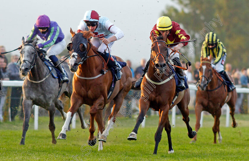 Hard-Solution-and-Knockabout-Queen-0002 
 HARD SOLUTION (left, Adam Kirby) with KNOCKABOUT QUEEN (right, Tom Marquand) 
Yarmouth 14 Jul 2021 - Pic Steven Cargill / Racingfotos.com