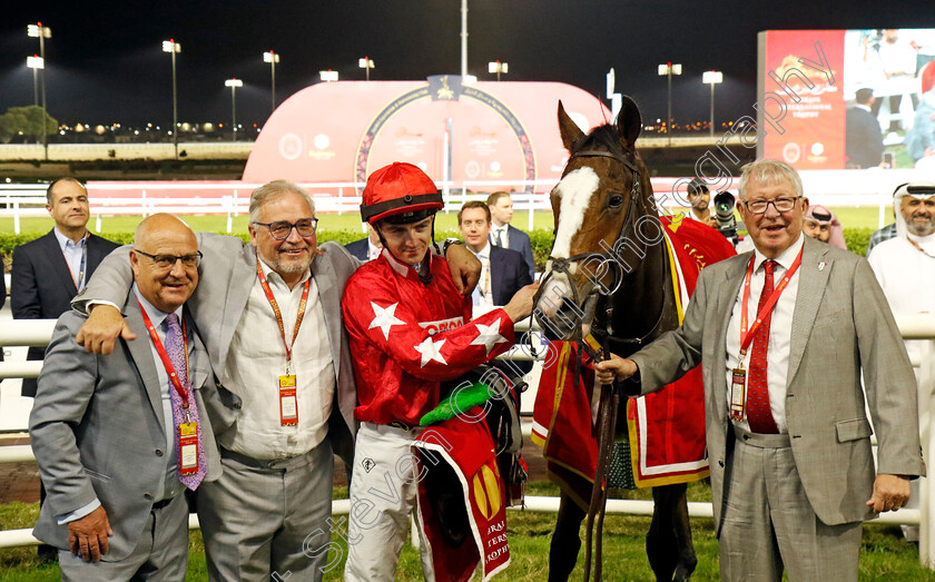 Spirit-Dancer-0017 
 SPIRIT DANCER (Oisin Orr) with Sir Alex Ferguson, Ged Mason and Richard Fahey after The Bahrain International Trophy
Kingdom of Bahrain 15 Nov 2024 - Pic Steven Cargill / Racingfotos.com