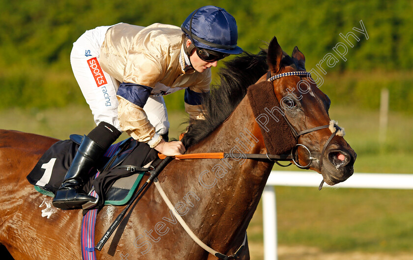 Imperial-Sands 
 IMPERIAL SANDS (Hollie Doyle)
Chelmsford 7 Jun 2022 - Pic Steven Cargill / Racingfotos.com