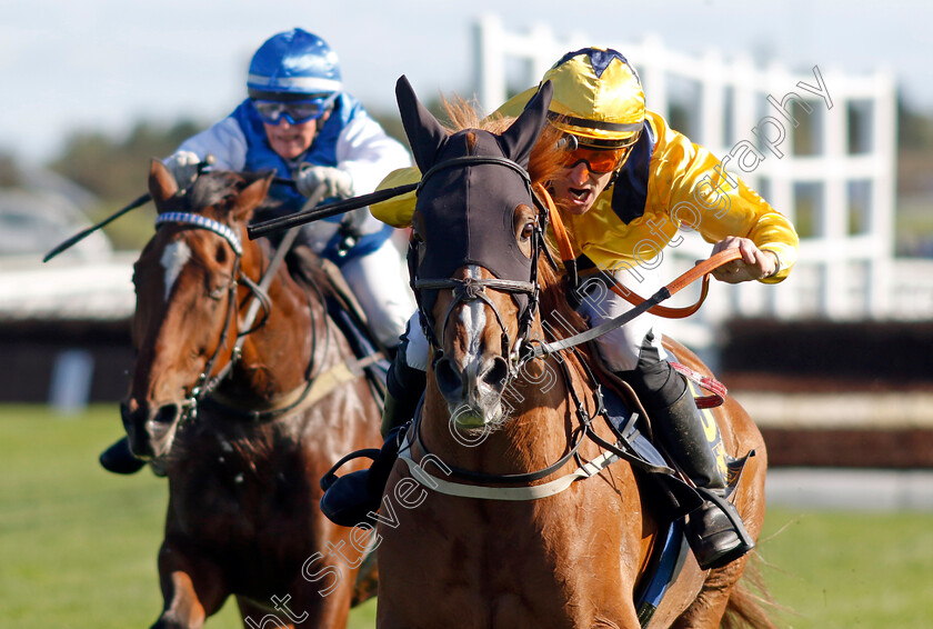 Liars-Corner-0003 
 LIARS CORNER (Kevin Parkin) wins The H M Konungens Pris
Bro Park, Sweden 17 Sep 2023 - Pic Steven Cargill / Racingfotos.com