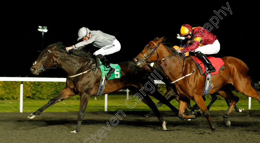 Invasion-Day-0003 
 INVASION DAY (Daniel Tudhope) beats DELILAH PARK (right) in The 32Red Casino Handicap
Kempton 9 Oct 2019 - Pic Steven Cargill / Racingfotos.com