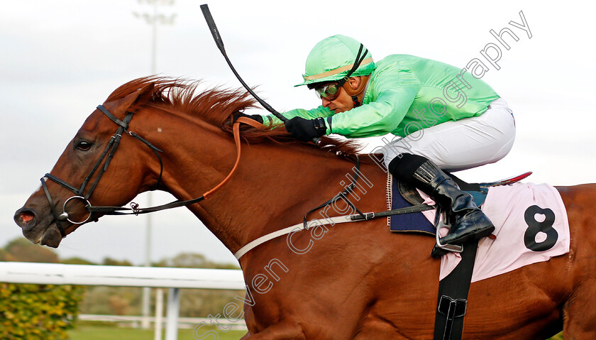 Tuscany-0007 
 TUSCANY (Raul Da Silva) wins The Racing UK Profits Returned To Racing Handicap Kempton 4 Oct 2017 - Pic Steven Cargill / Racingfotos.com