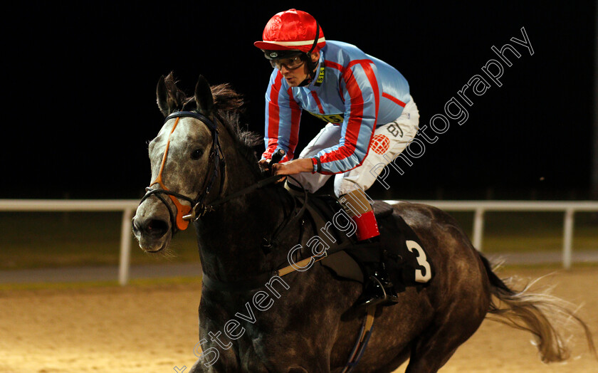 Glenn-Coco-0004 
 GLENN COCO (Aaron Jones) wins The Bet totetrifecta At betfred.com Handicap Chelmsford 7 Dec 2017 - Pic Steven Cargill / Racingfotos.com