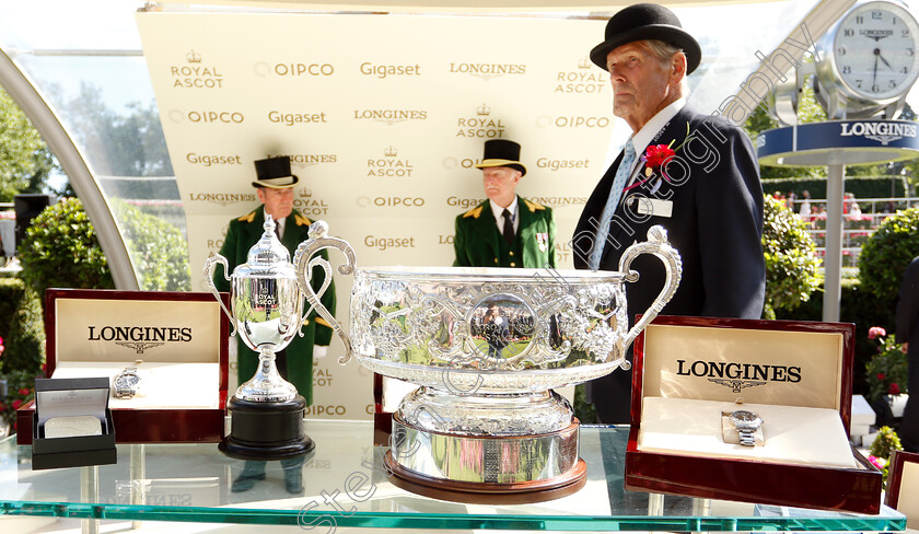 Trophies-for-The-Coronation-Stakes 
 Trophies for The Coronation Stakes
Royal Ascot 22 Jun 2018 - Pic Steven Cargill / Racingfotos.com