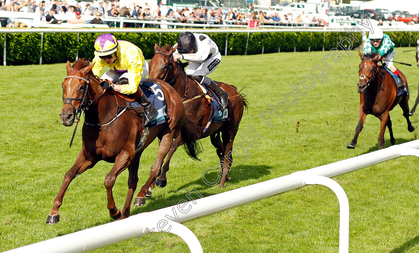 Sea-La-Rosa-0001 
 SEA LA ROSA (Adam Farragher) wins The British EBF Premier Fillies Handicap
Doncaster 10 Sep 2021 - Pic Steven Cargill / Racingfotos.com