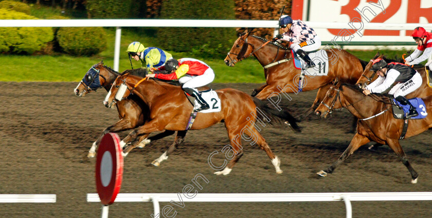 Paddy-A-0003 
 PADDY A (farside, Ben Curtis) beats DANGEROUS ENDS (nearside) in The 32Red Casino Handicap Kempton 11 Apr 2018 - Pic Steven Cargill / Racingfotos.com