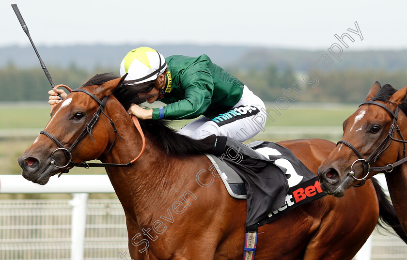 Glance-0002 
 GLANCE (Harry Bentley) wins The Netbet Best Odds Guaranteed EBF Fillies Novice Stakes
Goodwood 4 Sep 2018 - Pic Steven Cargill / Racingfotos.com