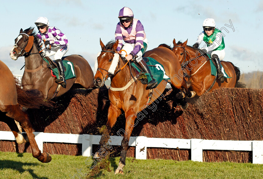 Duel-At-Dawn-0001 
 DUEL AT DAWN (Kielan Woods) Cheltenham 15 Dec 2017 - Pic Steven Cargill / Racingfotos.com