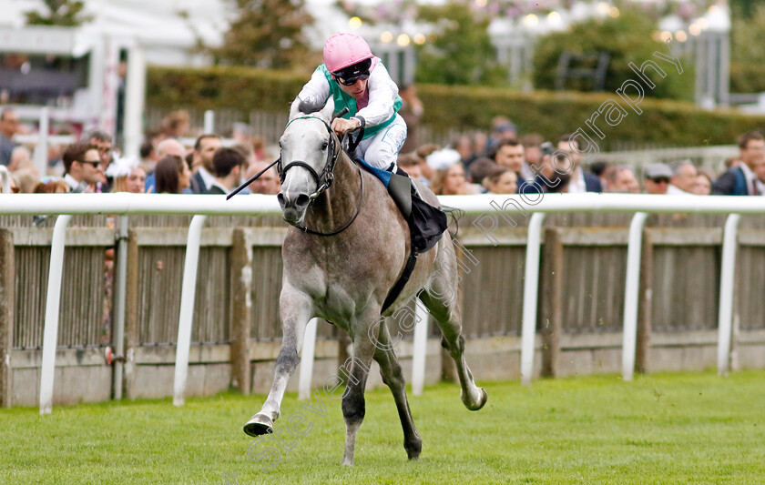 Field-Of-Gold-0005 
 FIELD OF GOLD (Kieran Shoemark) wins The Weatherbys British EBF Maiden Stakes
Newmarket 12 Jul 2024 - pic Steven Cargill / Racingfotos.com