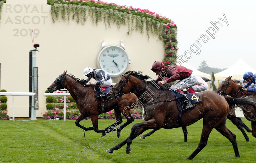 Circus-Maximus-0006 
 CIRCUS MAXIMUS (left, Ryan Moore) beats KING OF COMEDY (right) in The St James's Palace Stakes (as Ryan Moore drops whip)
Royal Ascot 18 Jun 2019 - Pic Steven Cargill / Racingfotos.com