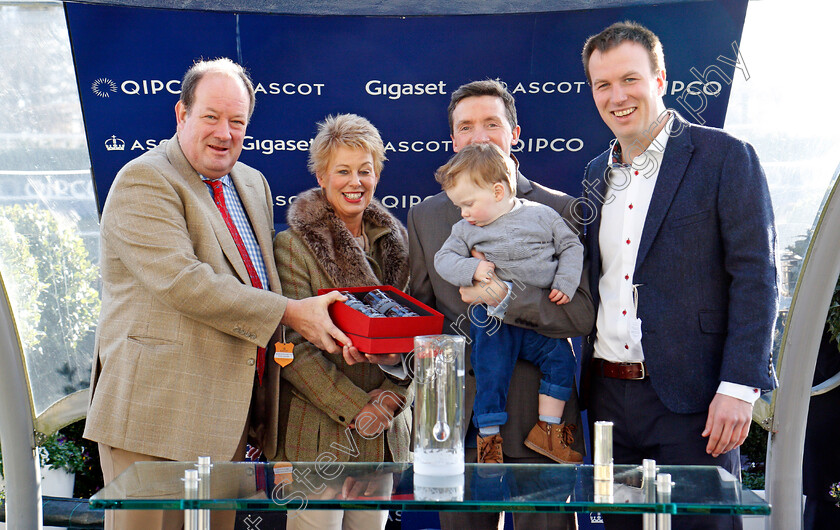 Regal-Encore-0009 
 Presentation for The Keltbray Swinley Chase Ascot 17 Feb 2018 - Pic Steven Cargill / Racingfotos.com