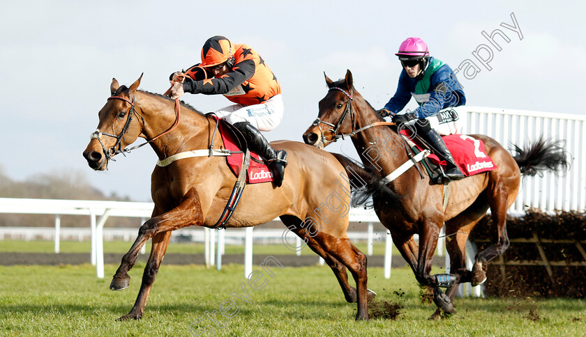 Mambonumberfive-0004 
 MAMBONUMBERFIVE (Ben Jones) wins The Ladbrokes Adonis Juvenile Hurdle
Kempton 22 Feb 2025 - Pic Steven Cargill / Racingfotos.com