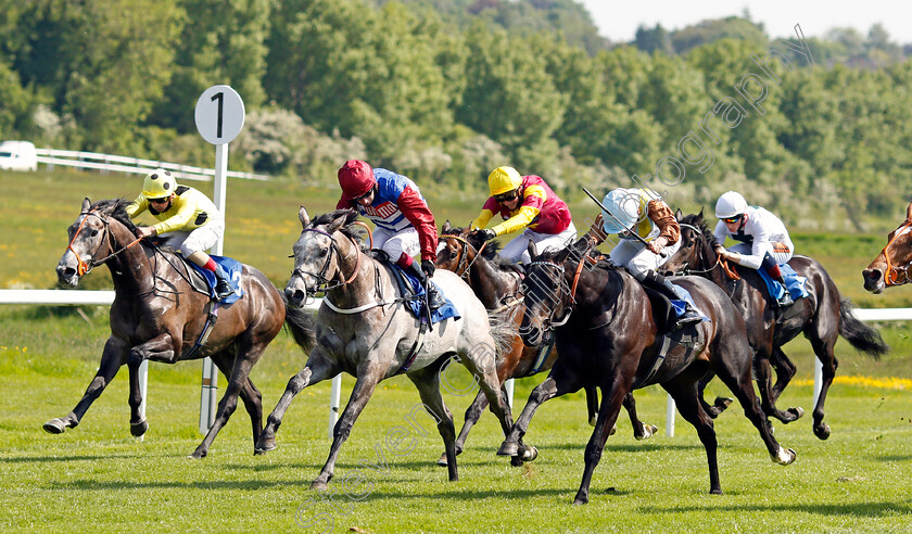 Sonning,-Night-Of-Dreams-and-Menai-Bridge-0001 
 SONNING (centre, Oisin Murphy) with NIGHT OF DREAMS (left, Andrea Atzeni) and MENAI BRIDGE (right, Kieran Shoemark)
Leicester 1 Jun 2021 - Pic Steven Cargill / Racingfotos.com