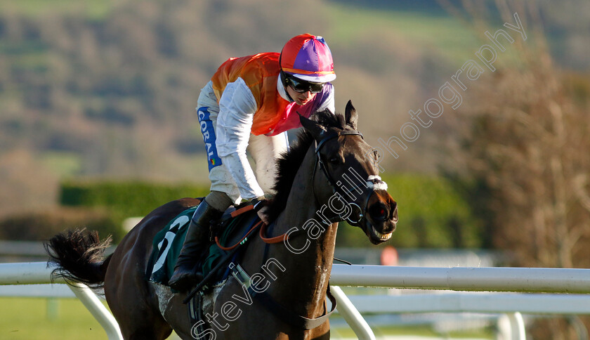 Haiti-Couleurs-0007 
 HAITI COULEURS (Sean Bowen) wins The Josh Wyke Birthday Novices Limited Handicap Chase
Cheltenham 14 Dec 2024 - Pic Steven Cargill / Racingfotos.com