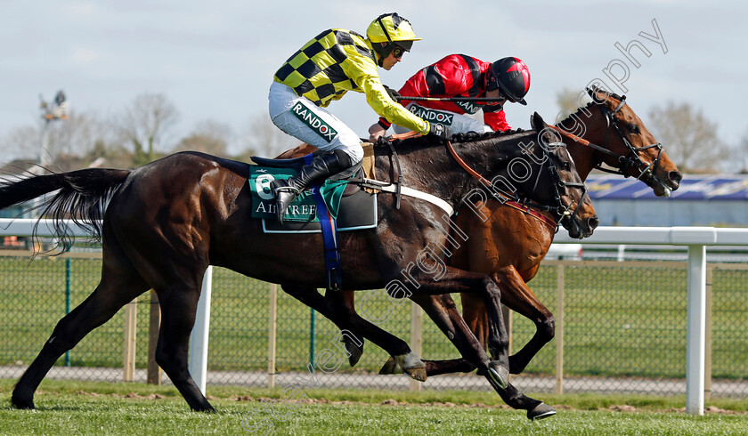 Shishkin-0003 
 SHISHKIN (Nico de Boinville) beats AHOY SENOR (farside) in The Alder Hey Aintree Bowl Chase
Aintree 13 Apr 2023 - Pic Steven Cargill / Racingfotos.com