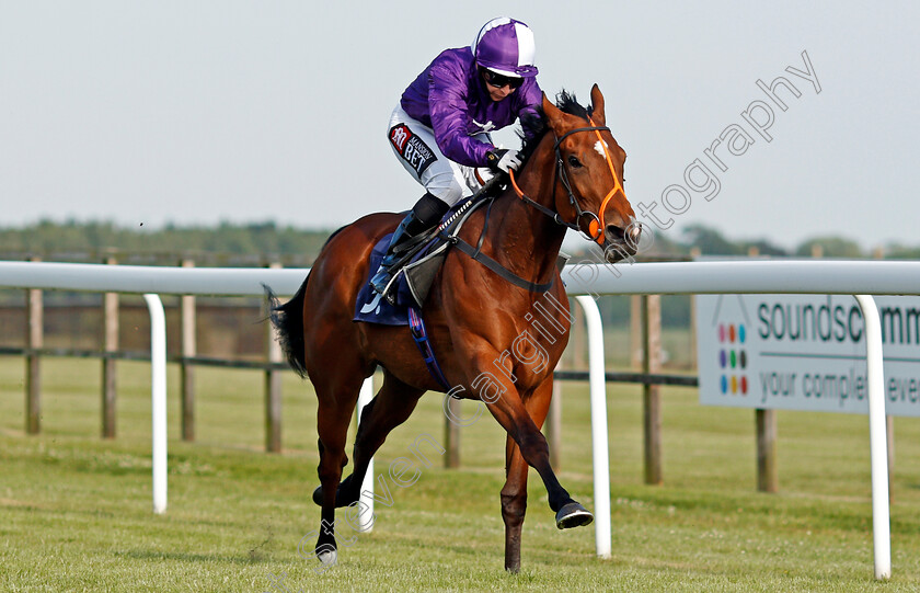 Symphony-Perfect-0008 
 SYMPHONY PERFECT (Hayley Turner) wins The British EBF Fillies Novice Stakes
Bath 23 Jun 2021 - Pic Steven Cargill / Racingfotos.com