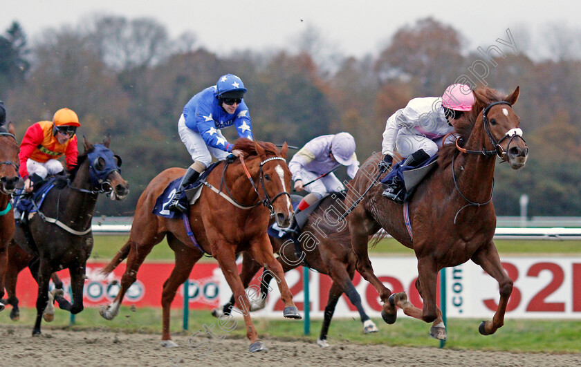 What-A-Welcome-0001 
 WHAT A WELCOME (Charlie Bennett) beats I'M RUNNING LATE (centre) in The Betway Apprentice Handicap Lingfield 21 Nov 2017 - Pic Steven Cargill / Racingfotos.com