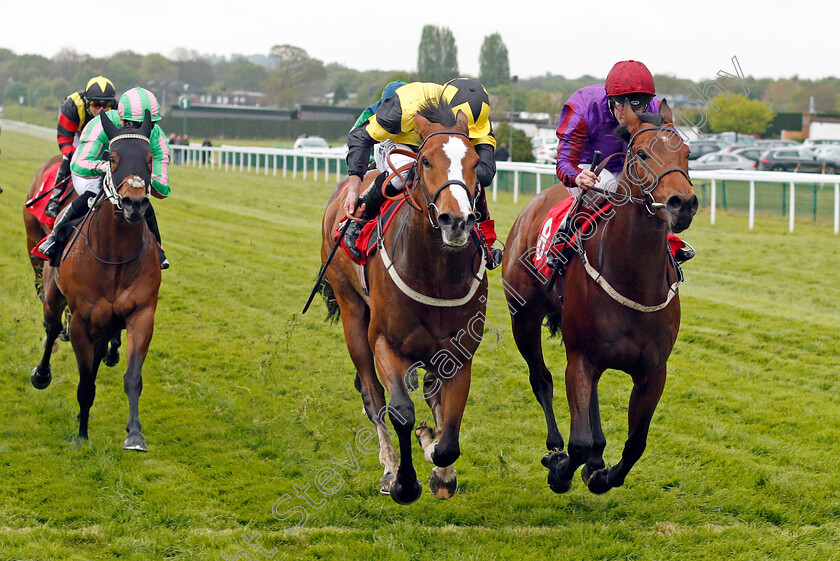 Haddaf-0003 
 HADDAF (centre, Ryan Moore) beats DIAMOND DOUGAL (right) in The bet365 Handicap Sandown 27 Apr 2018 - Pic Steven Cargill / Racingfotos.com