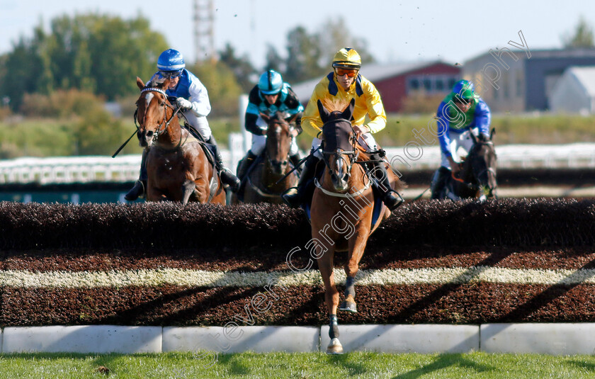 Liars-Corner-0001 
 LIARS CORNER (Kevin Parkin) wins The H M Konungens Pris
Bro Park, Sweden 17 Sep 2023 - Pic Steven Cargill / Racingfotos.com