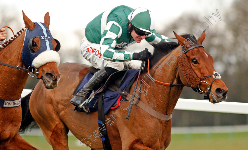 Captain-Cattistock-0002 
 CAPTAIN CATTISTOCK (Nick Scholfield)
Chepstow 7 Dec 2019 - Pic Steven Cargill / Racingfotos.com